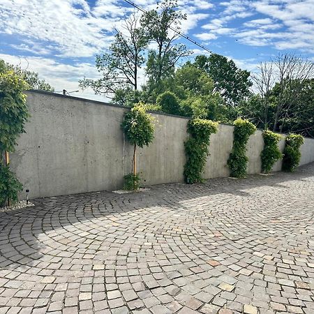 Панорамні Апартаменти Uzhhorod Exterior foto
