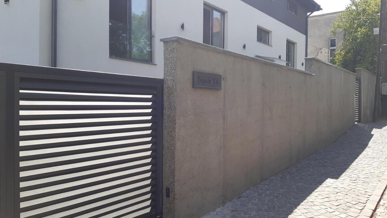 Панорамні Апартаменти Uzhhorod Exterior foto