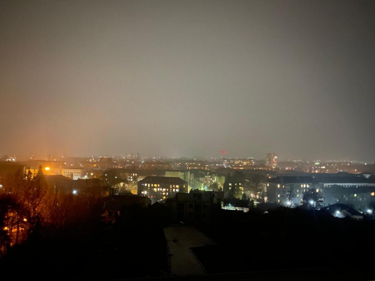 Панорамні Апартаменти Uzhhorod Exterior foto