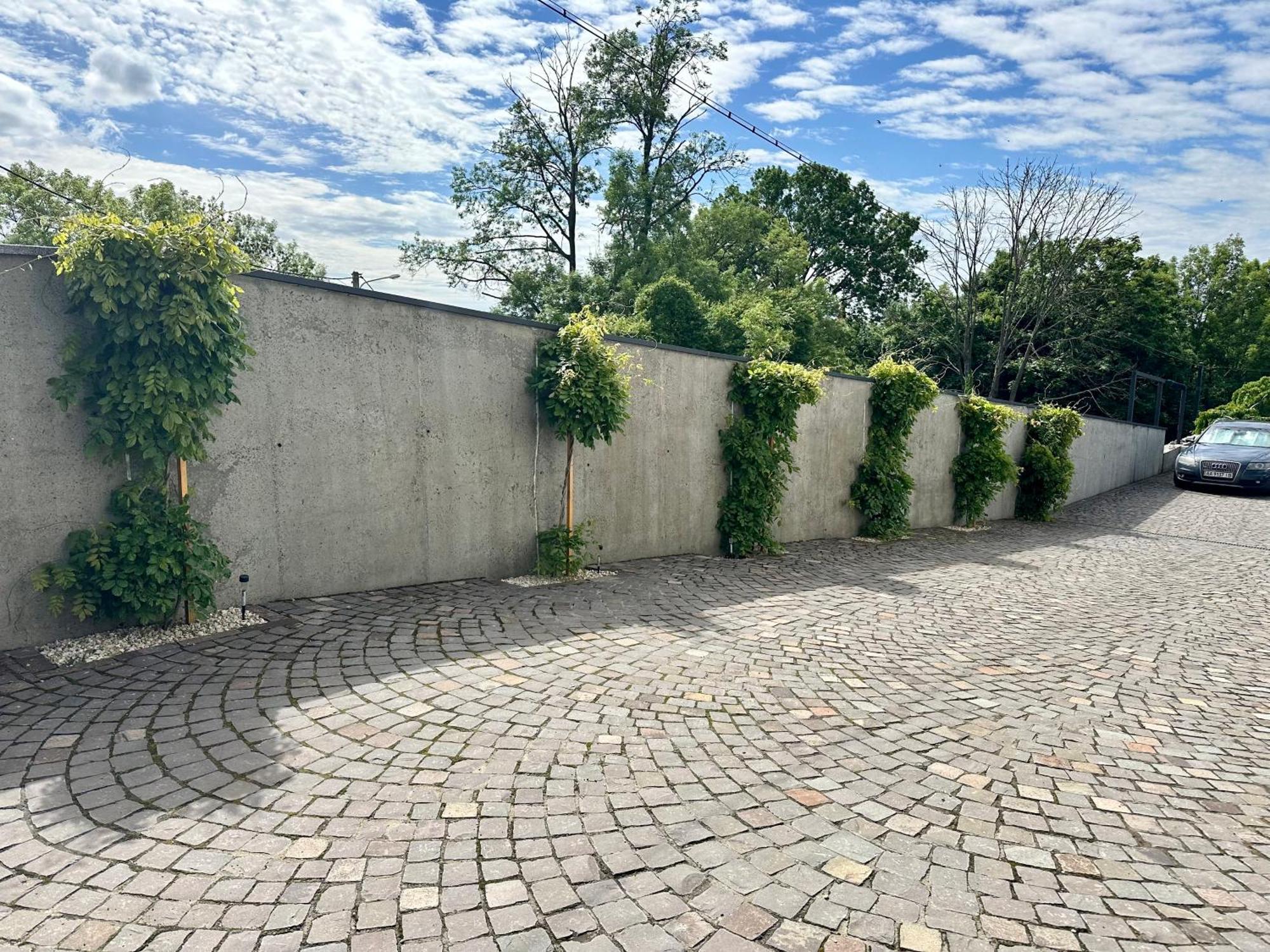 Панорамні Апартаменти Uzhhorod Exterior foto