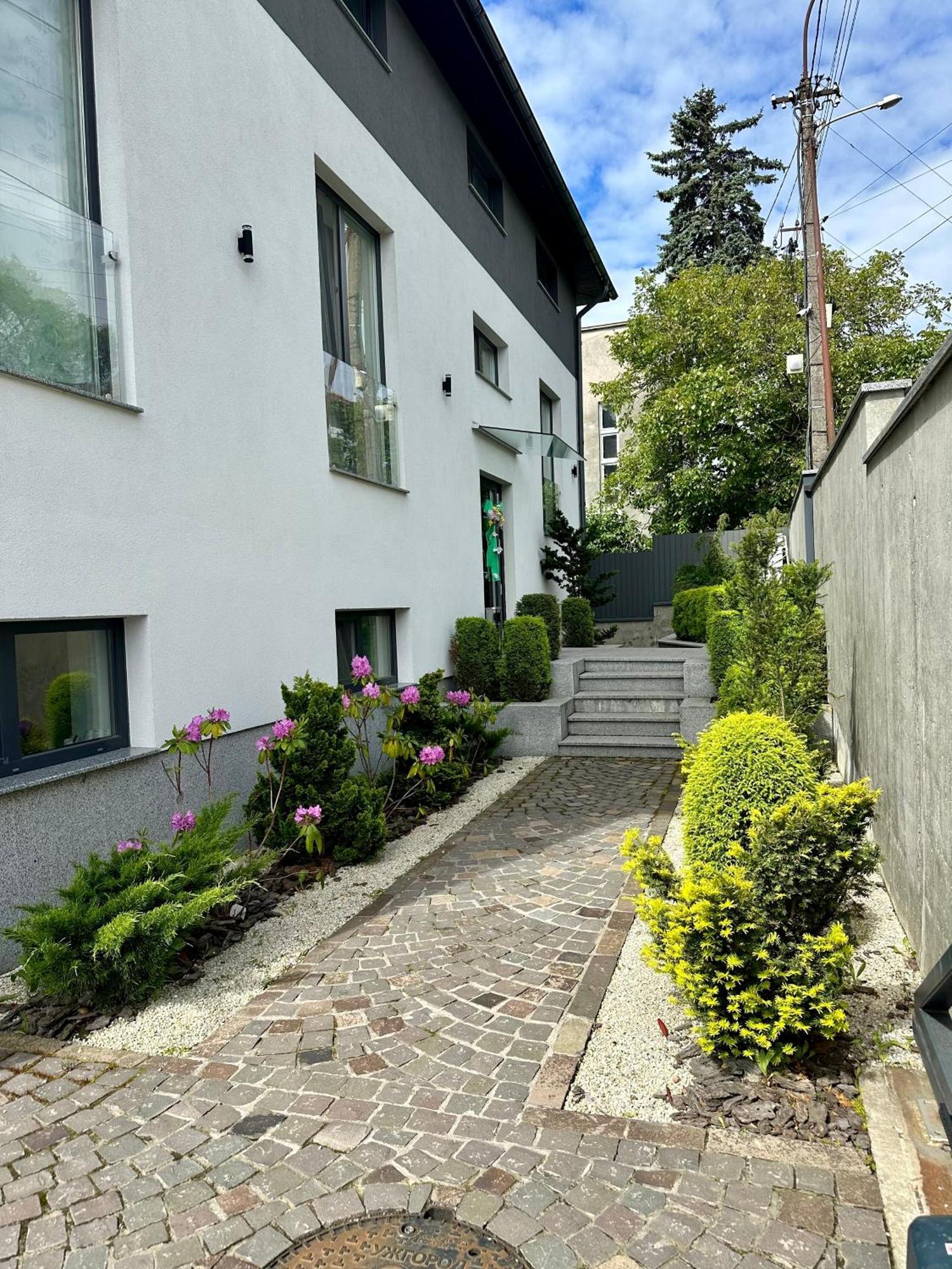 Панорамні Апартаменти Uzhhorod Exterior foto